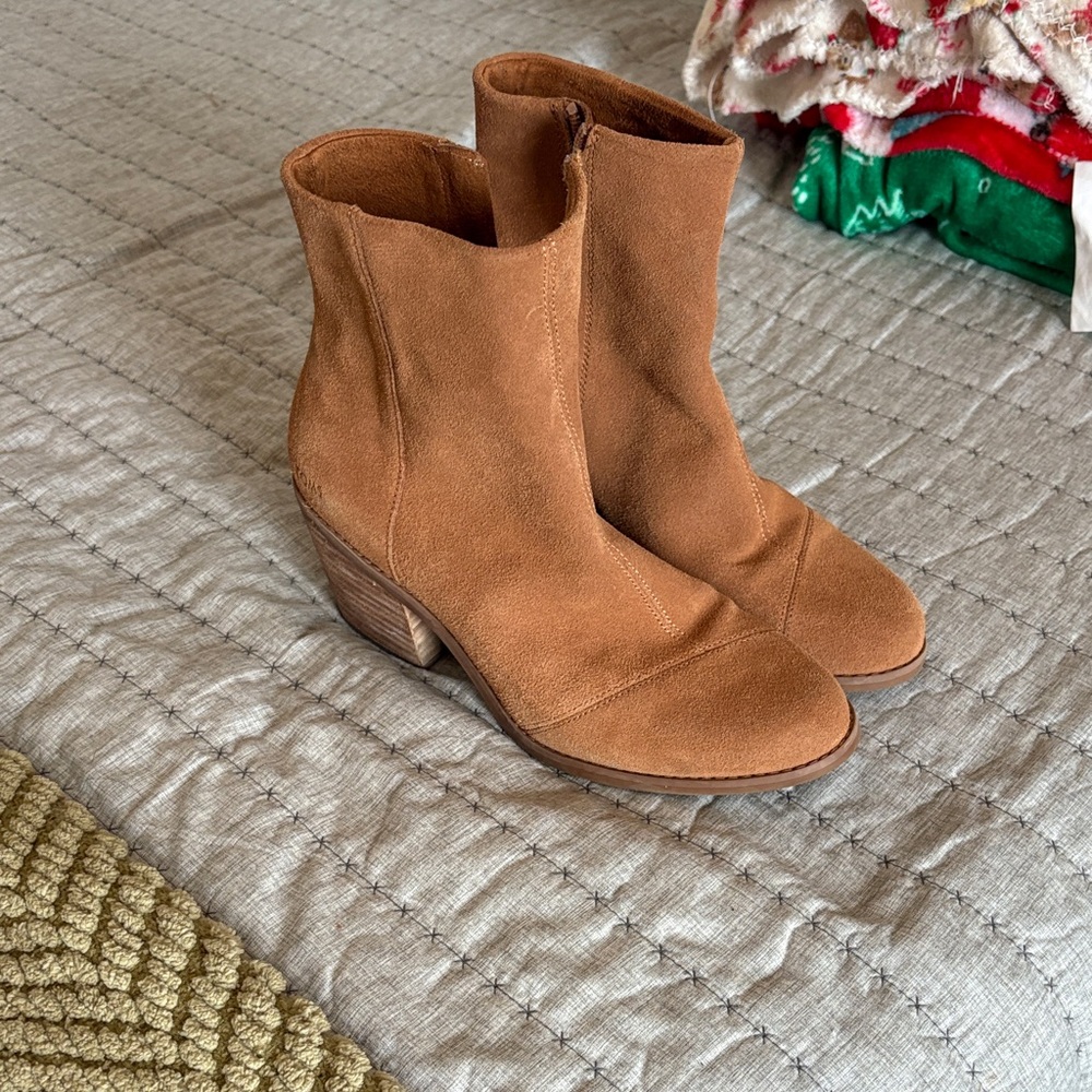 Women's Tan Suede Ankle Boots